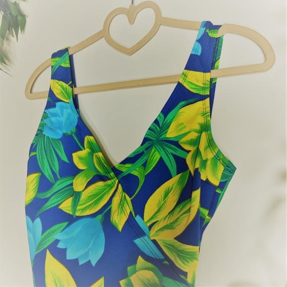 Vintage Floral Print One Piece Swimsuit - Picture 2 of 5